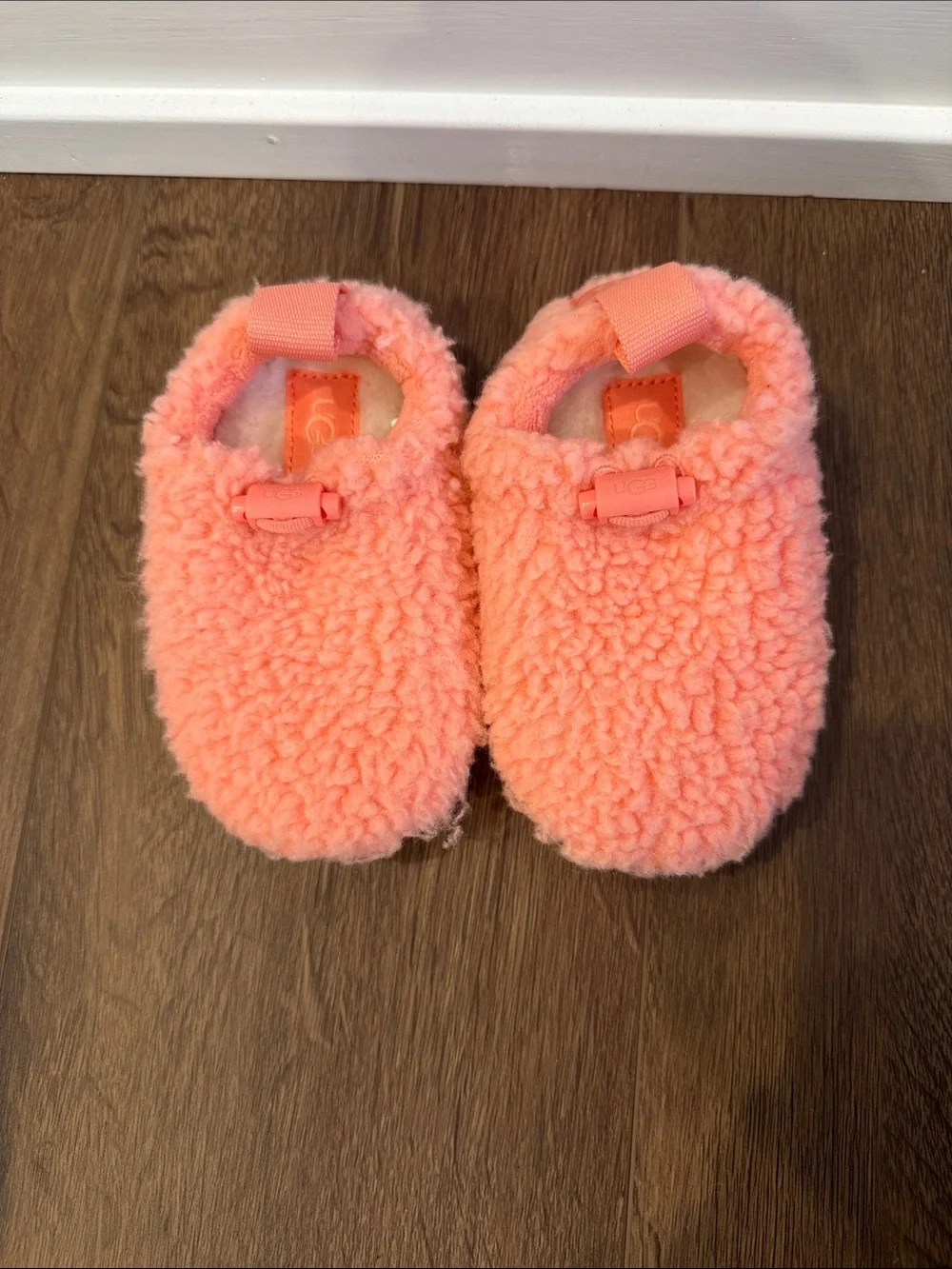 UGG Kids Coral Sherpa Slip-On Slippers